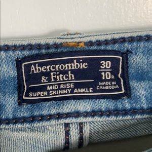 Abercrombie Mid rise super skinny ankle jeans